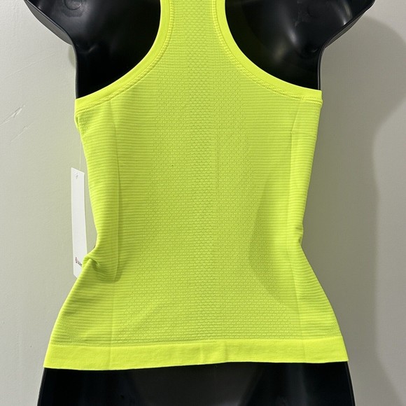 Lululemon Swiftly Tech Racerback Tank Top 2.0 Race Length Highlight Yellow 6 - Picture 11 of 13